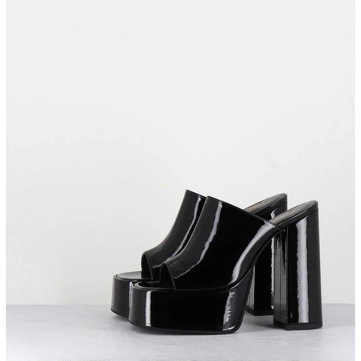Mules A Haute Plateforme Cuir Vernis Noir - Marchi Vernice Nero