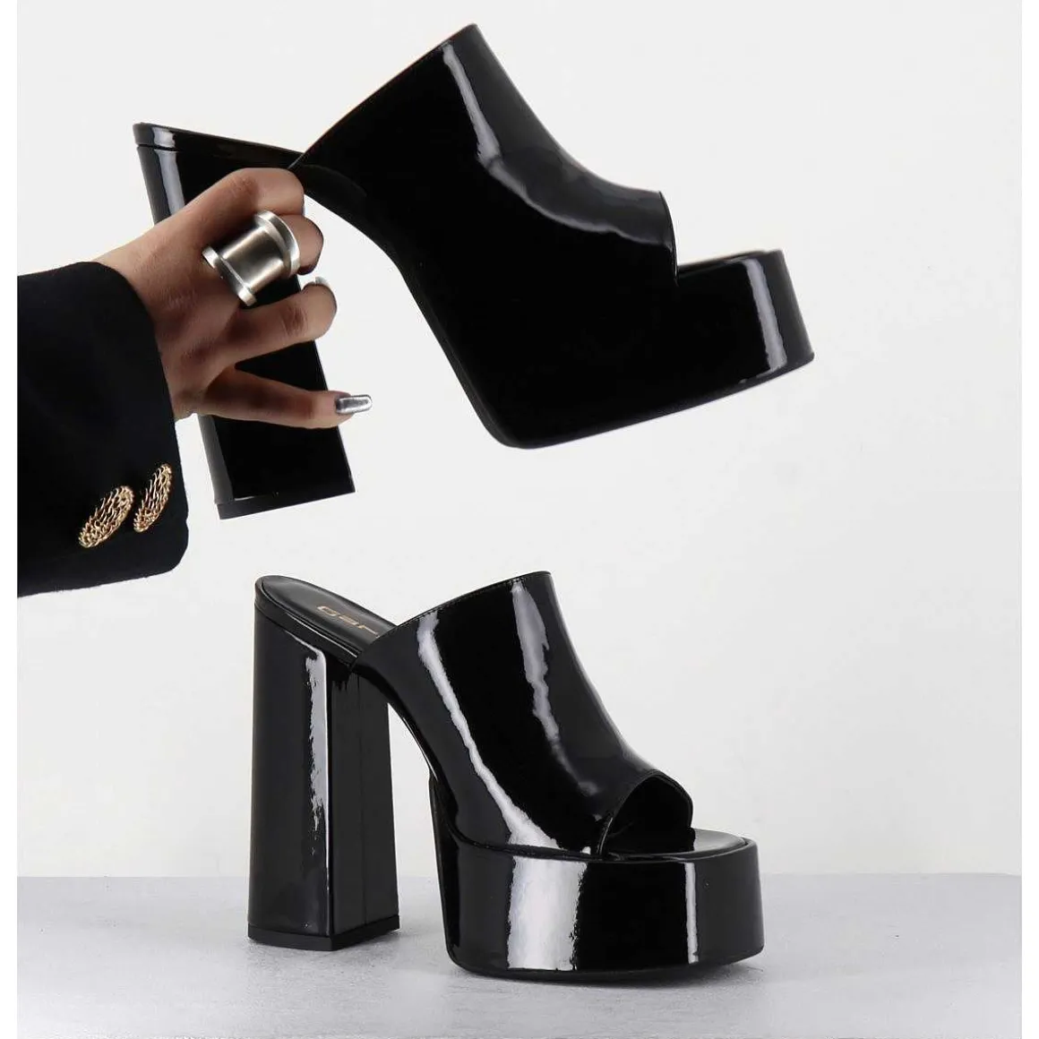 Mules A Haute Plateforme Cuir Vernis Noir - Marchi Vernice Nero