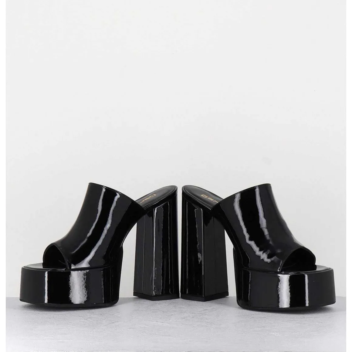 Mules A Haute Plateforme Cuir Vernis Noir - Marchi Vernice Nero