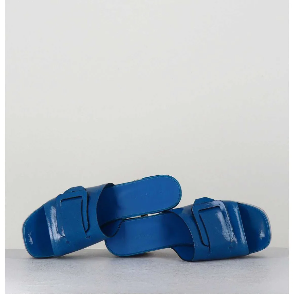 Mules A Plateforme Petit Talon Vernis Bleu - 11532 Vetro Sky