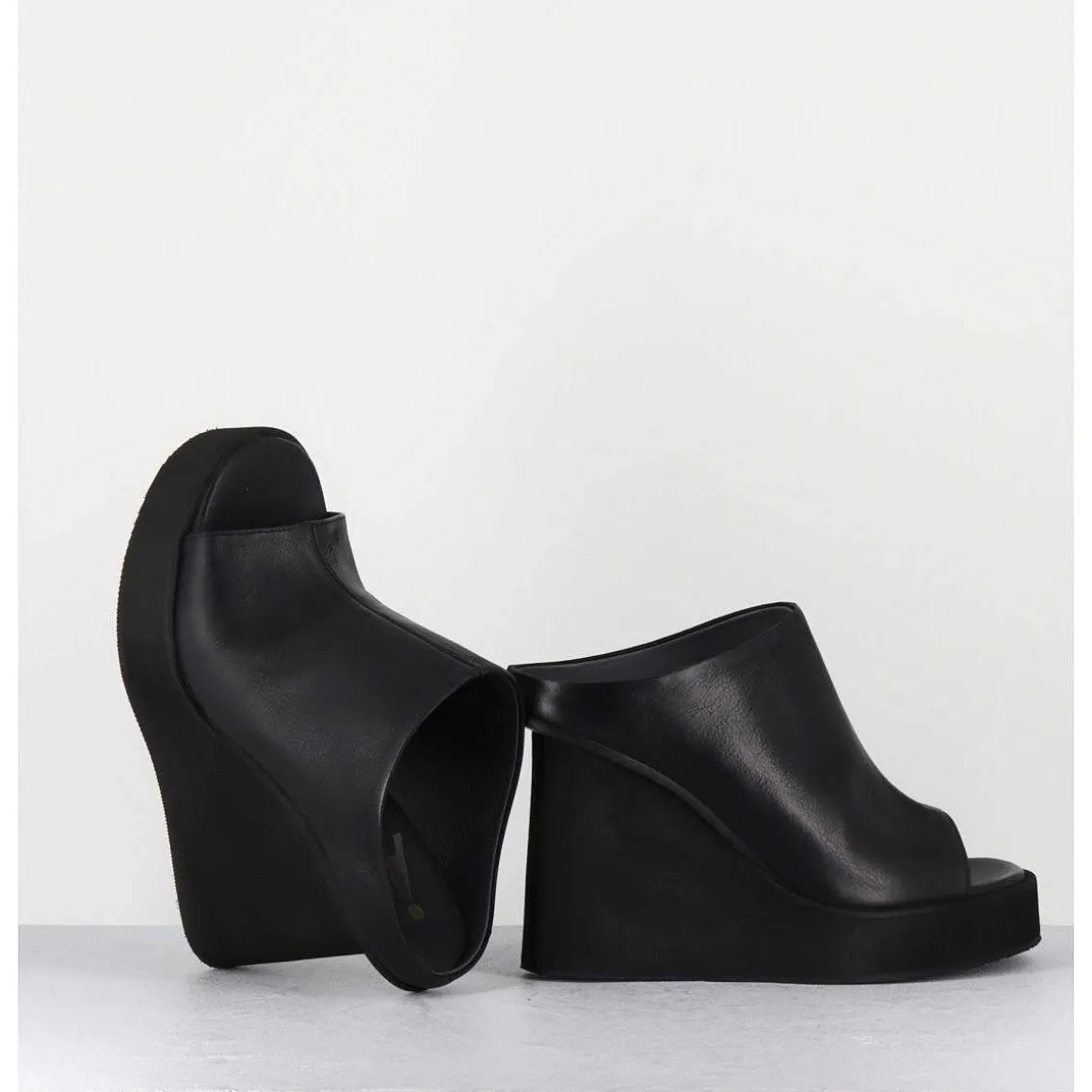 Mules Compensees Destructure En Cuir Noir - 3781 Gas Nero