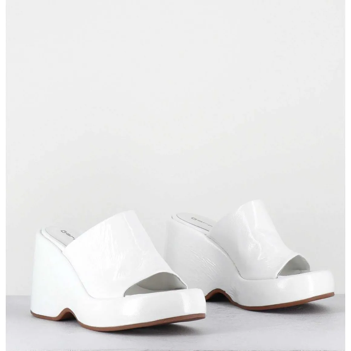 Mules Compensees 90S En Cuir Vernis Blanc - Masa4 Cindy Bianco
