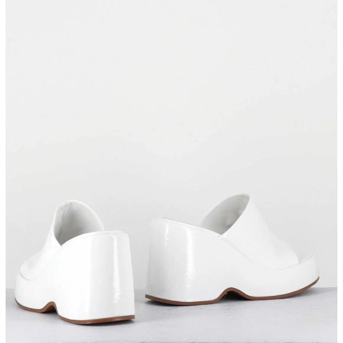 Mules Compensees 90S En Cuir Vernis Blanc - Masa4 Cindy Bianco