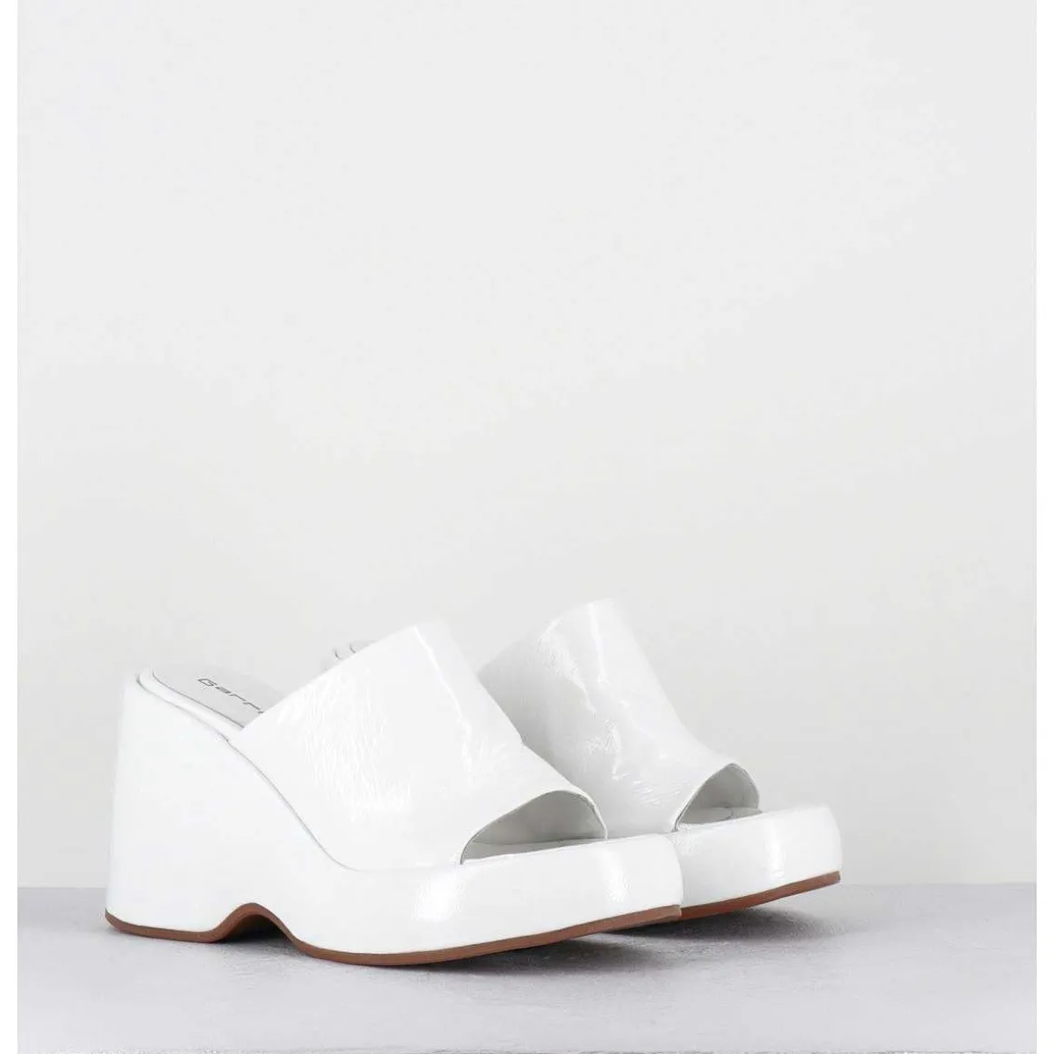 Mules Compensees 90S En Cuir Vernis Blanc - Masa4 Cindy Bianco