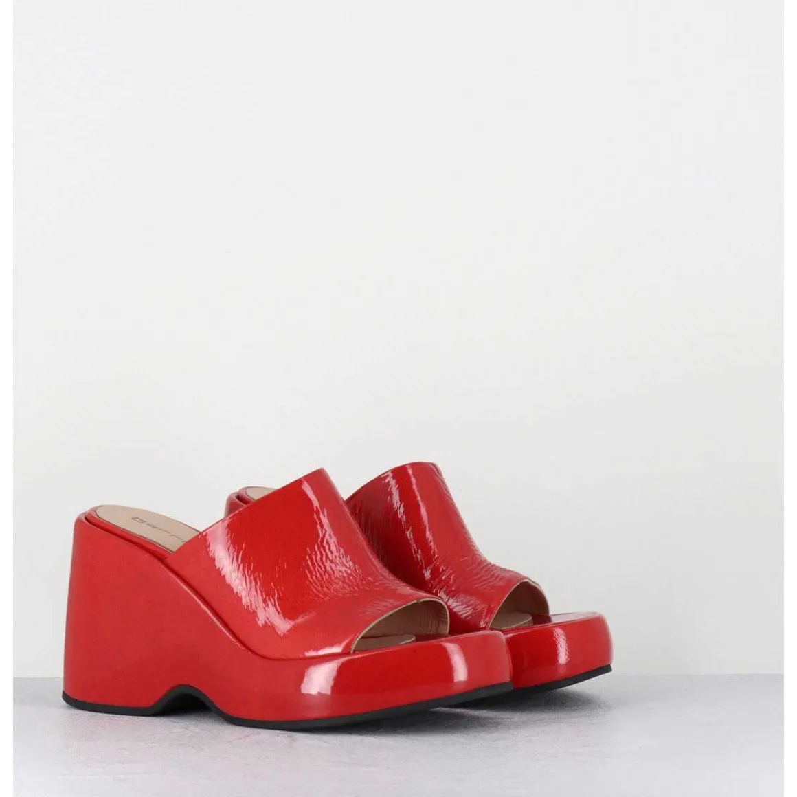 Mules Compensees 90S En Cuir Vernis Rouge - Masa1 Cindy Rosso