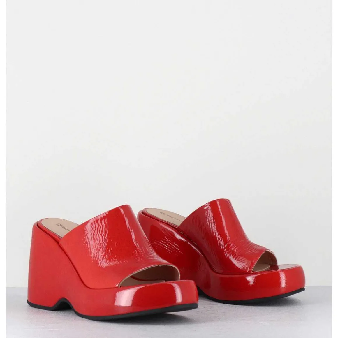 Mules Compensees 90S En Cuir Vernis Rouge - Masa1 Cindy Rosso