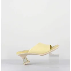 Mules En Cuir Vernis Beige Talon Plexi - Synthia Beige Sandals