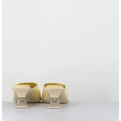Mules En Cuir Vernis Beige Talon Plexi - Synthia Beige Sandals