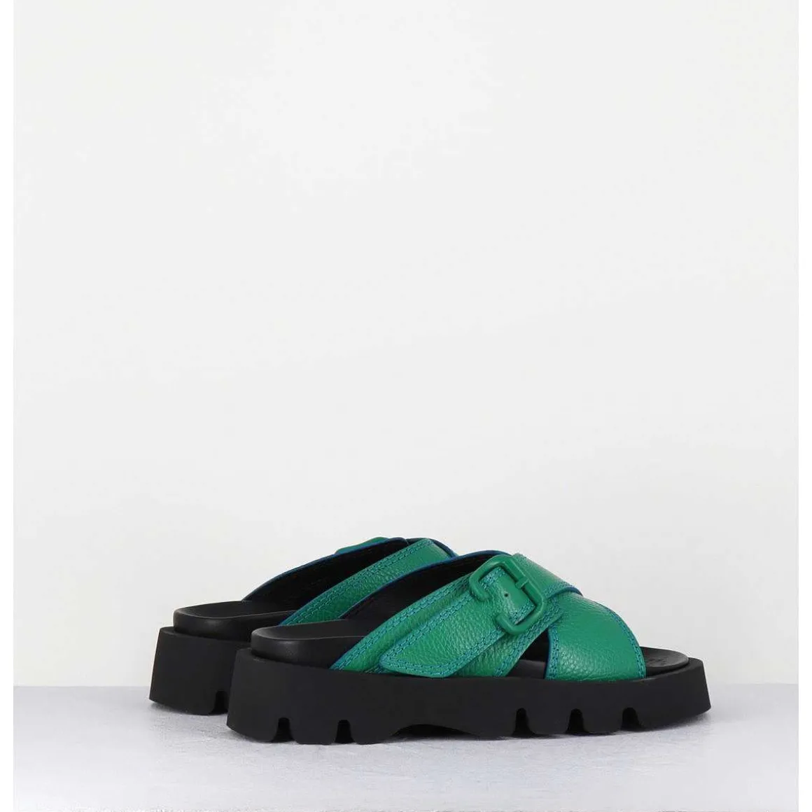 Mules En Cuir Vert Semelle Crantee - Lacey Green Sandals
