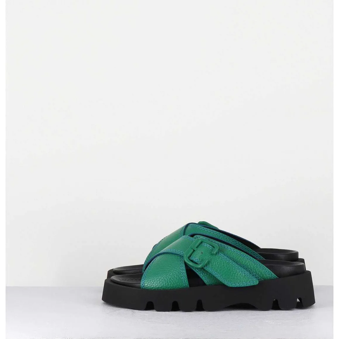 Mules En Cuir Vert Semelle Crantee - Lacey Green Sandals