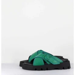 Mules En Cuir Vert Semelle Crantee - Lacey Green Sandals