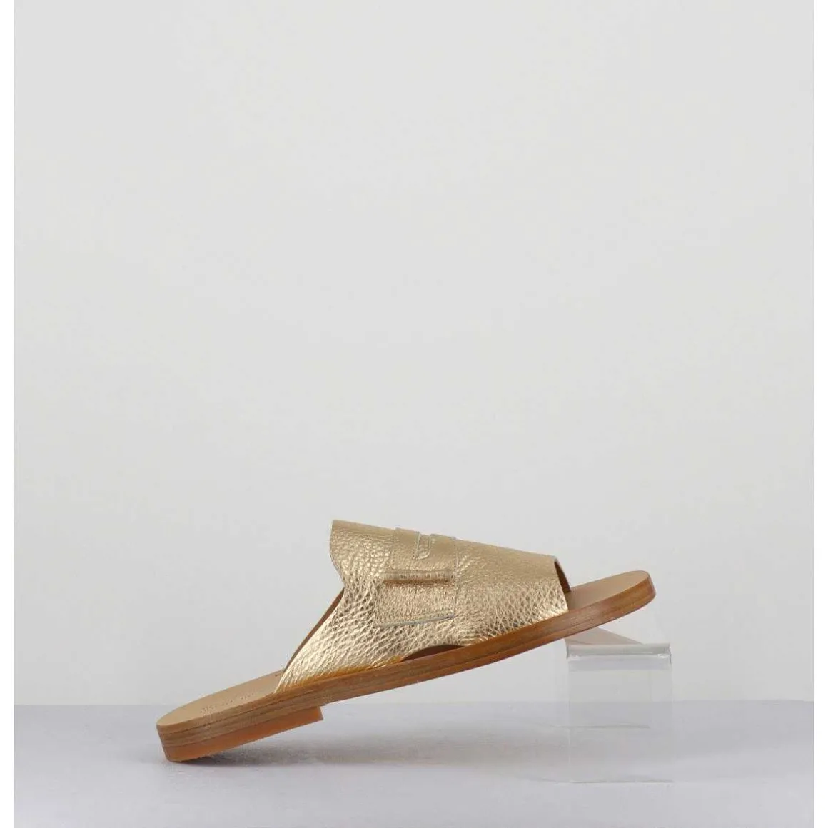 Mules Plates En Cuir Metallise Or - Reisand Laminato