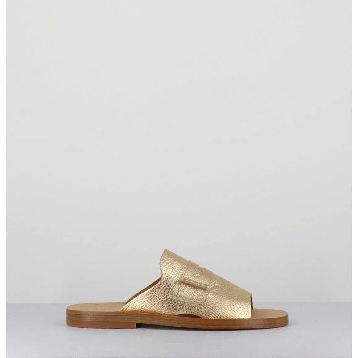 Mules Plates En Cuir Metallise Or - Reisand Laminato