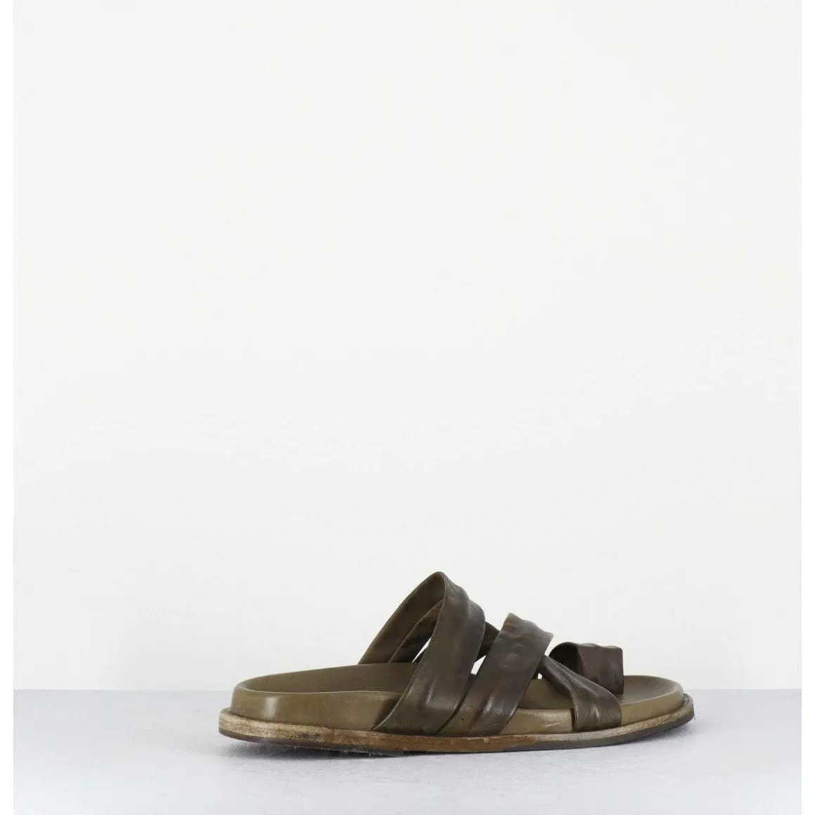 Mules Plates Entre-Doigts En Cuir Souple Kaki - Kerem Tuffato Forest