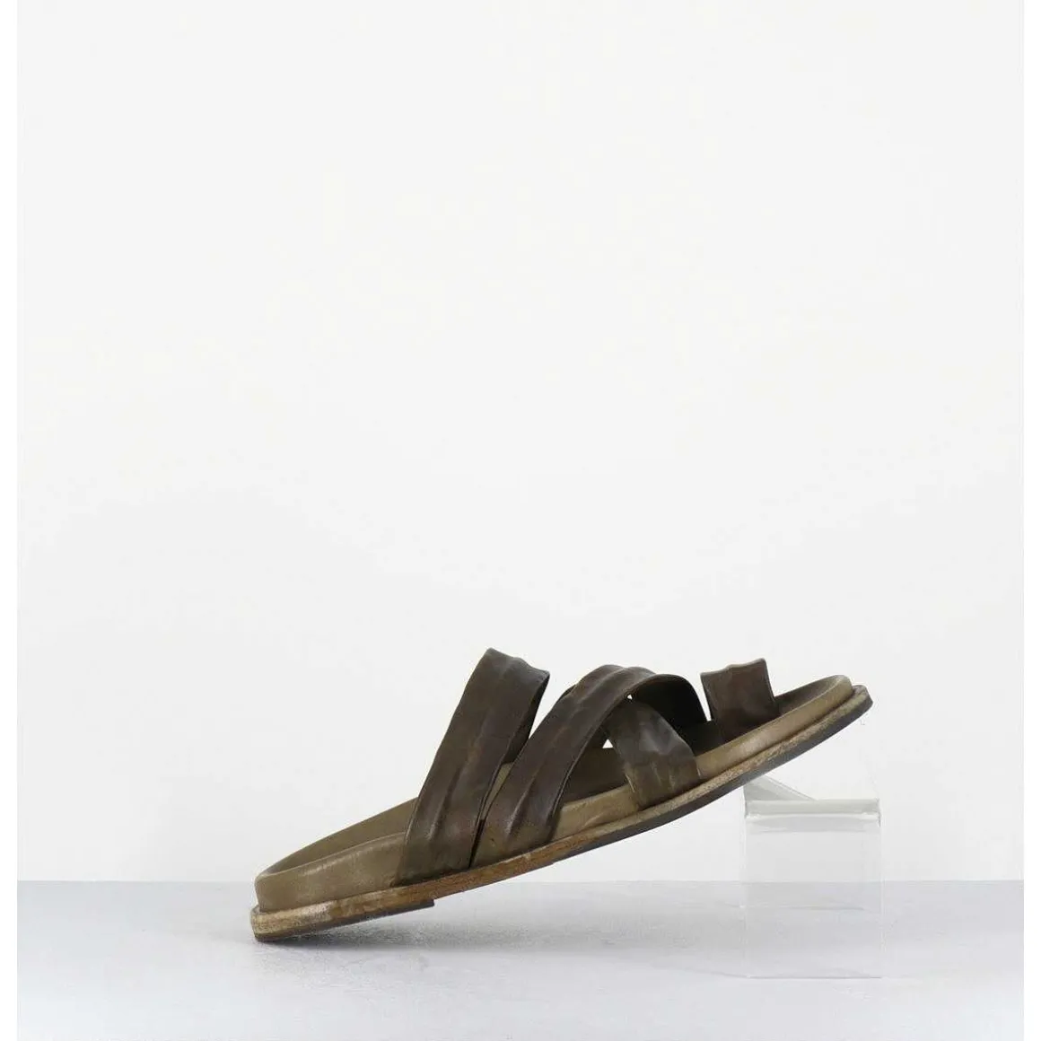 Mules Plates Entre-Doigts En Cuir Souple Kaki - Kerem Tuffato Forest
