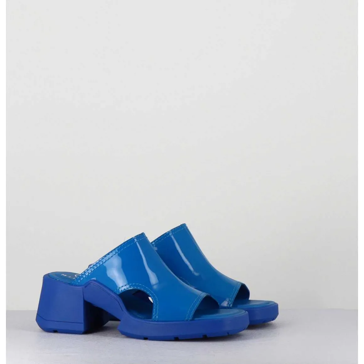 Mules 90S Cuir Vernis Bleu & Surpiqures - Tawny Blue Mules