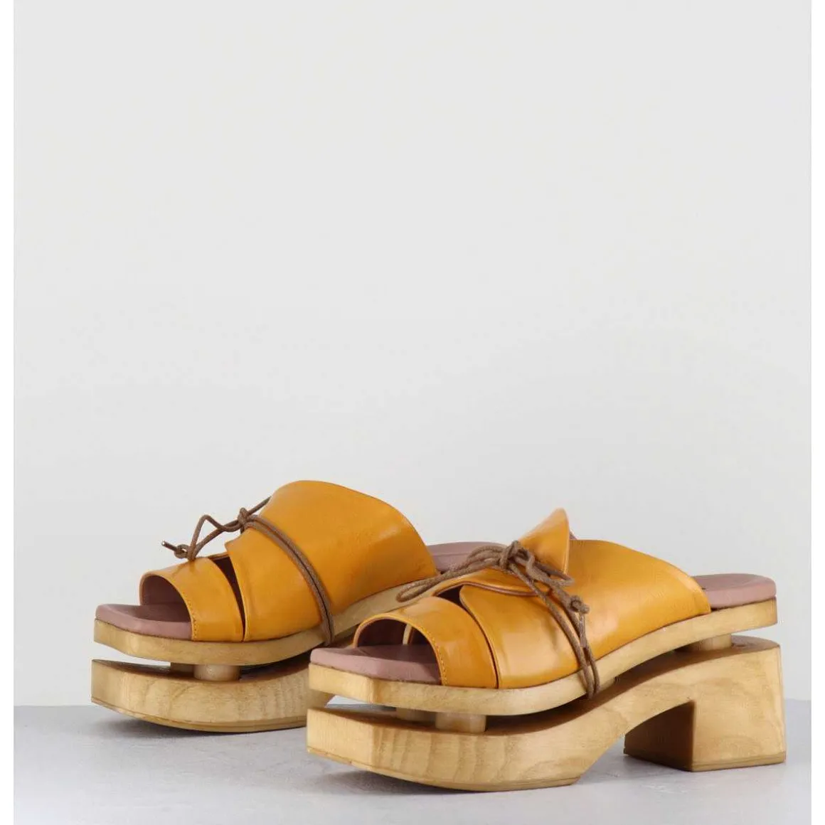 Original 70S Platform Mules Cuir Jaune - Priva Suave Sunflower