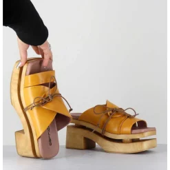 Original 70S Platform Mules Cuir Jaune - Priva Suave Sunflower