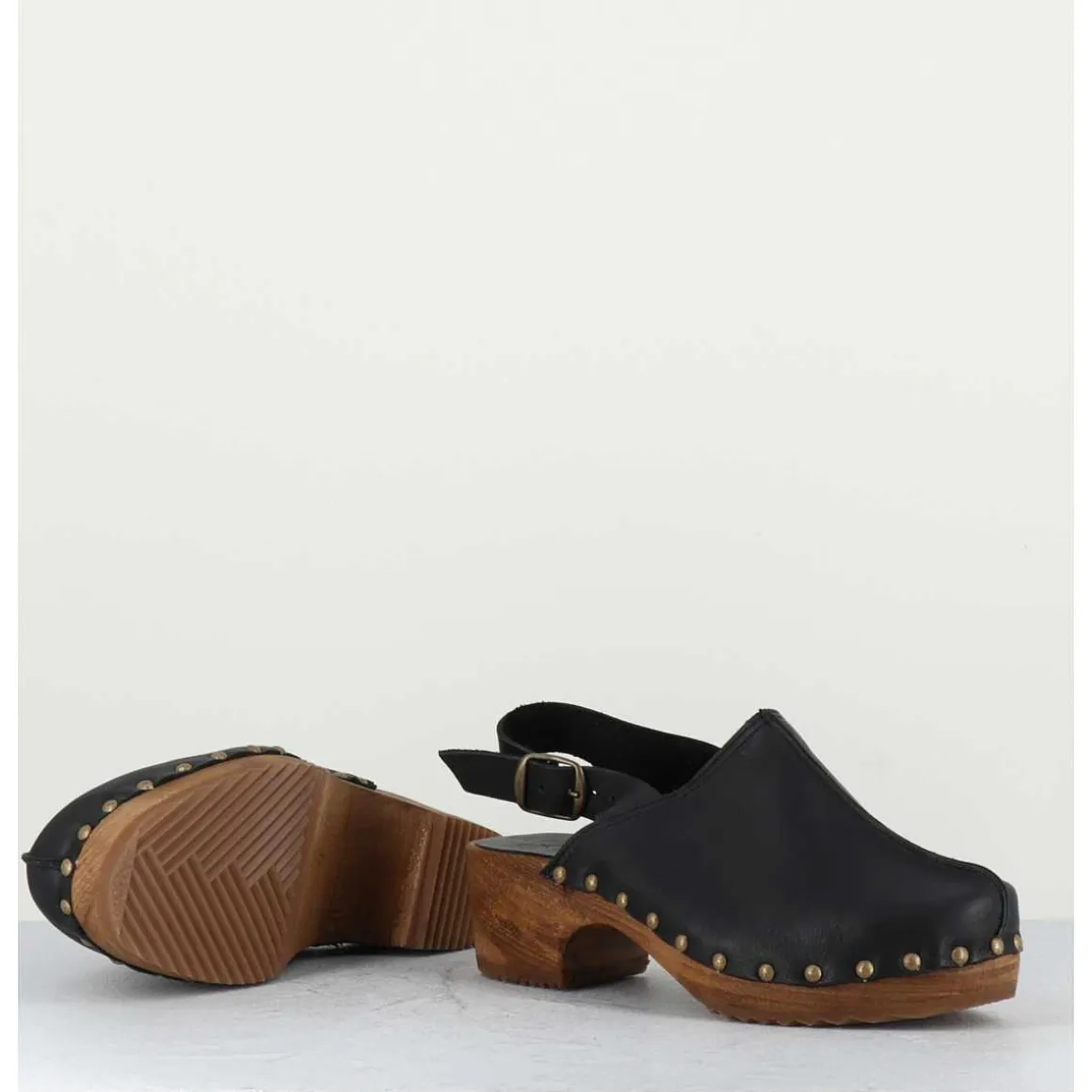Sabots A Bride Cuir Noir & Rivets Bronze - 288 Vegetal Nero