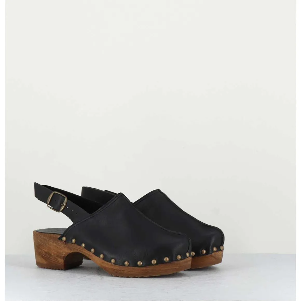 Sabots A Bride Cuir Noir & Rivets Bronze - 288 Vegetal Nero