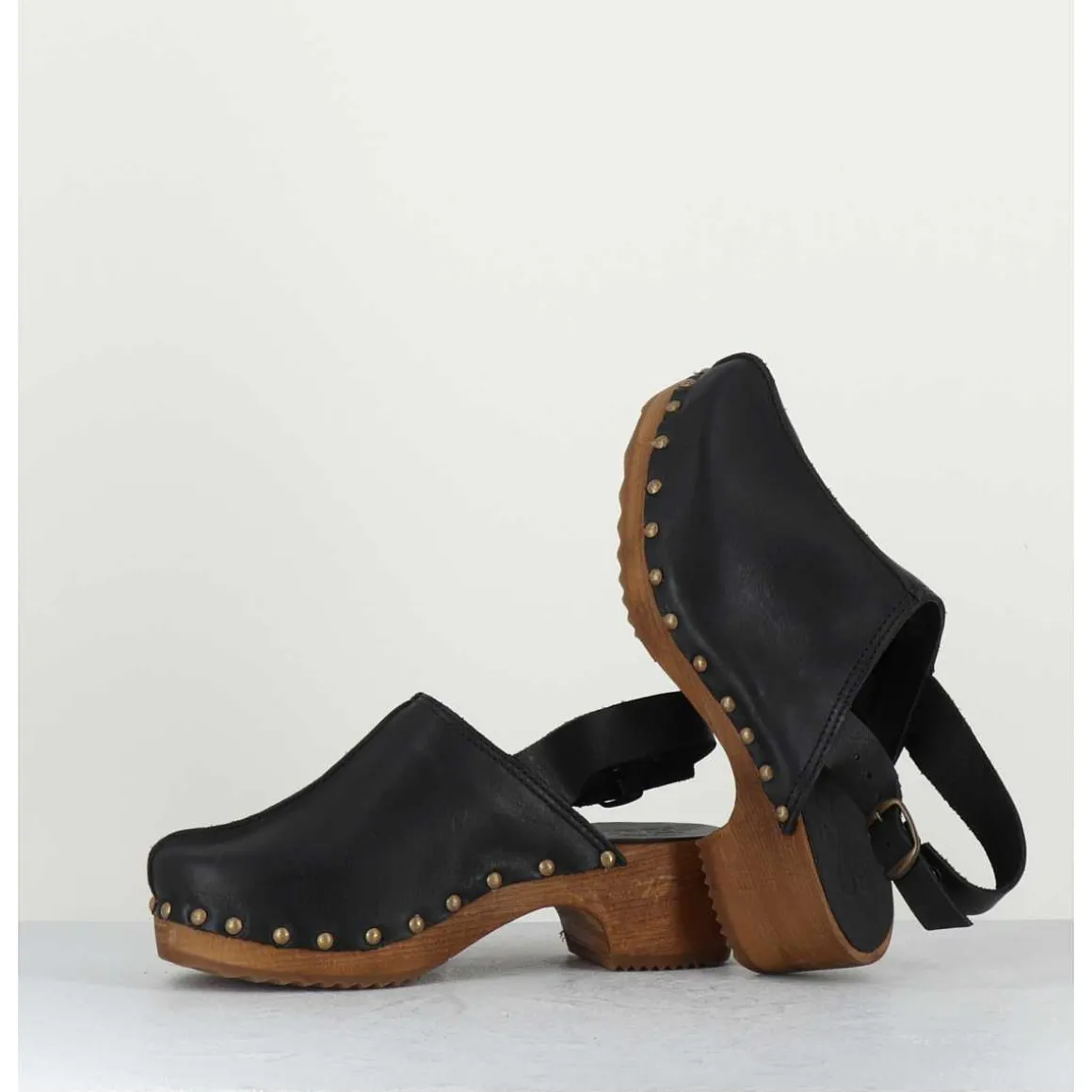 Sabots A Bride Cuir Noir & Rivets Bronze - 288 Vegetal Nero