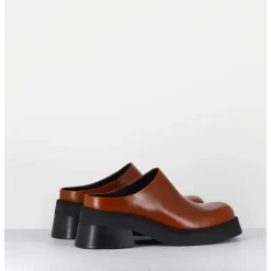 Sabots En Cuir Lisse Marron - Odile Brown Mules