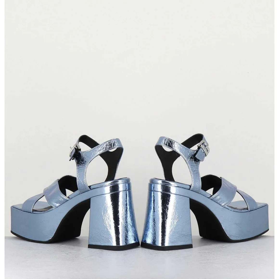 Sandales A Plateforme En Cuir Metallise Froisse Bleu Ciel - Amerou Lavanda