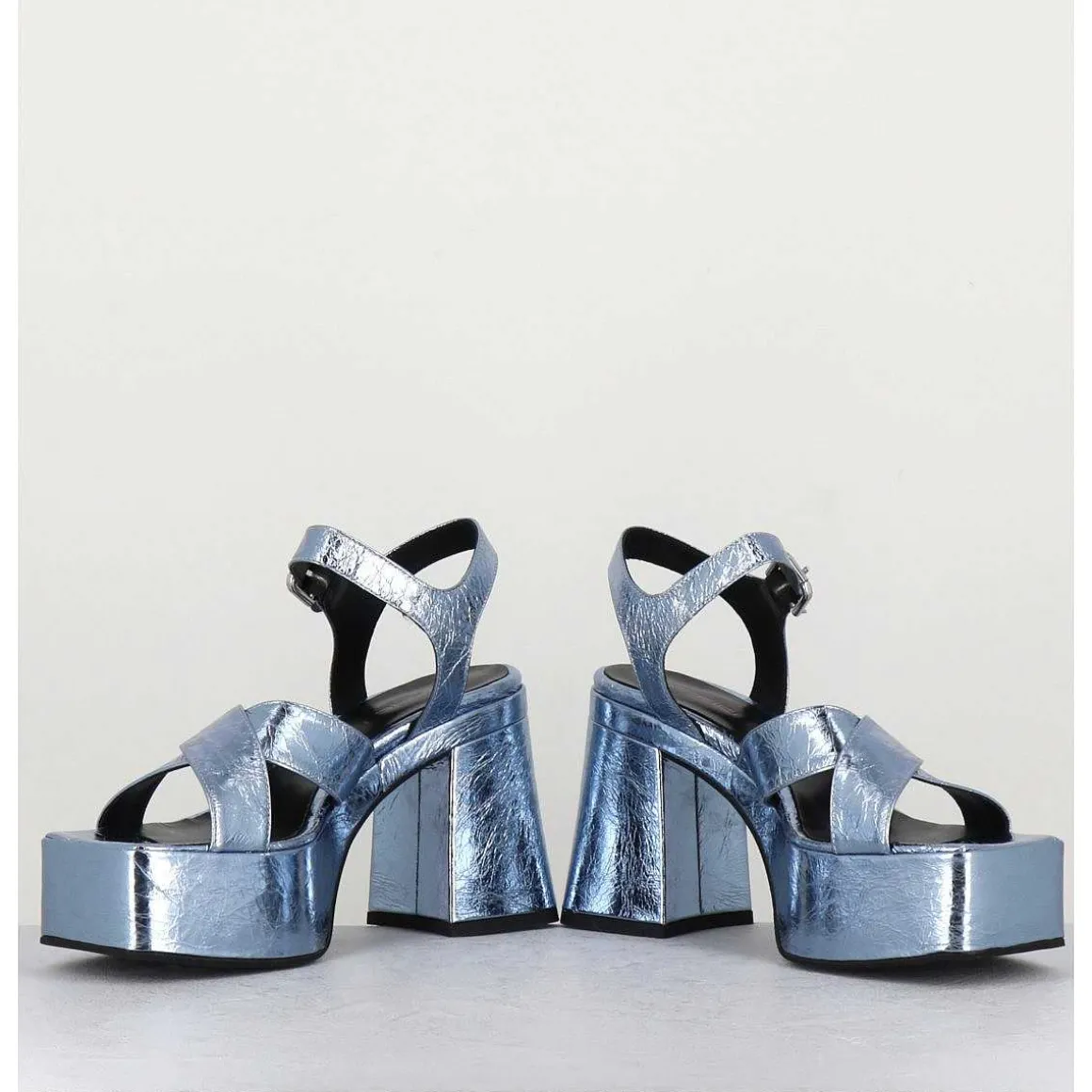 Sandales A Plateforme En Cuir Metallise Froisse Bleu Ciel - Amerou Lavanda