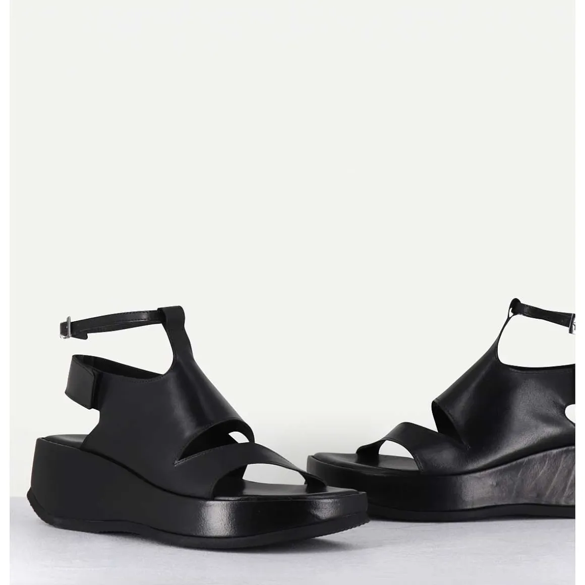 Sandales Asymetriques En Cuir Noir & Semelle Bloc Legere - Gala2 Buffy Nero