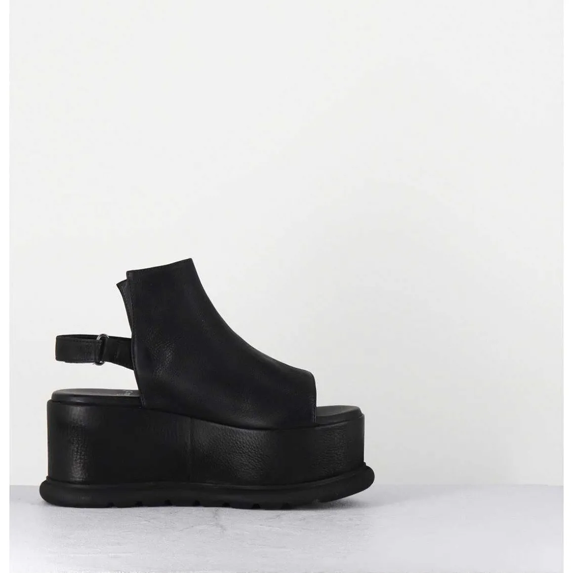 Sandales Compensees En Cuir Noir Esprit Japonais - 2420 Gas Nero
