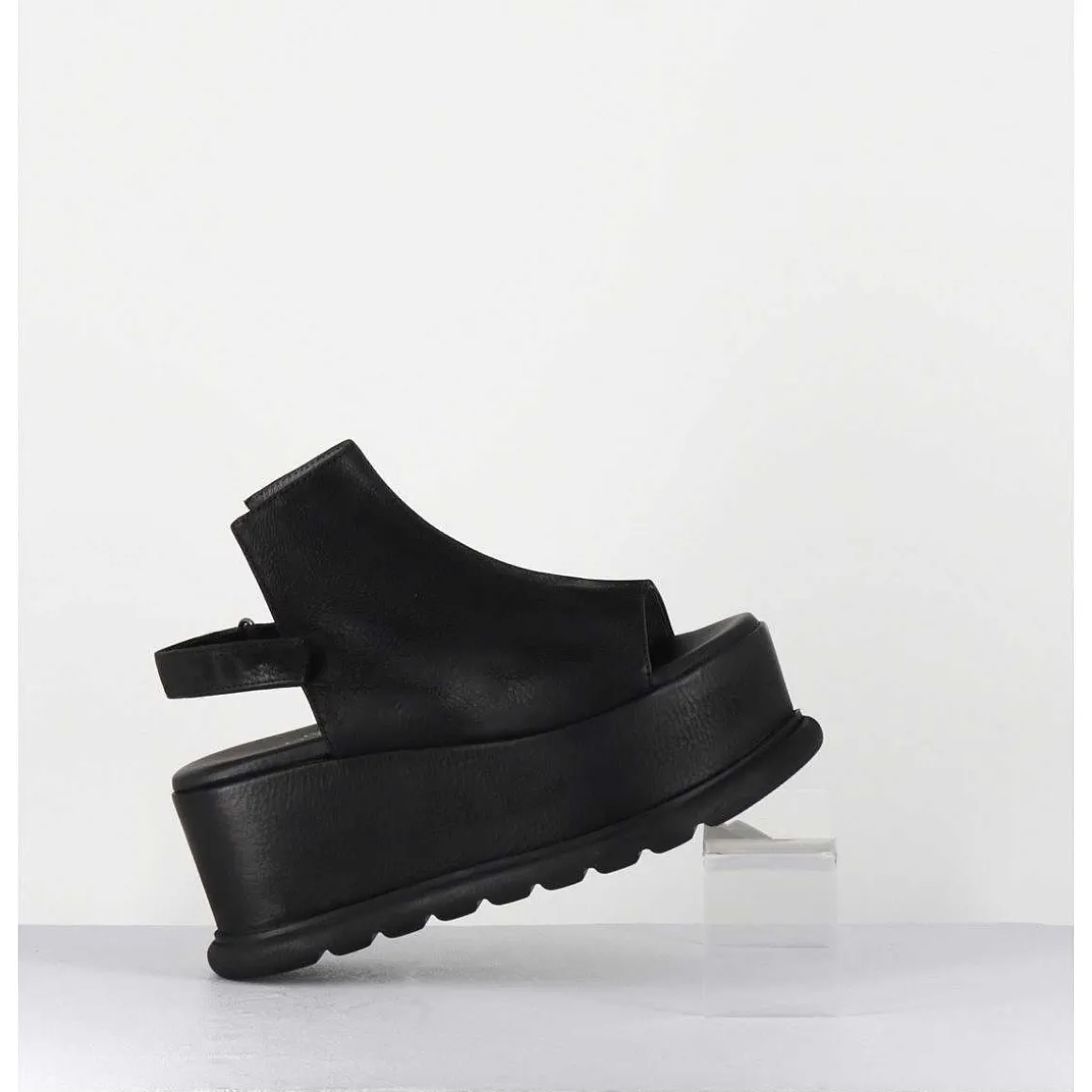 Sandales Compensees En Cuir Noir Esprit Japonais - 2420 Gas Nero