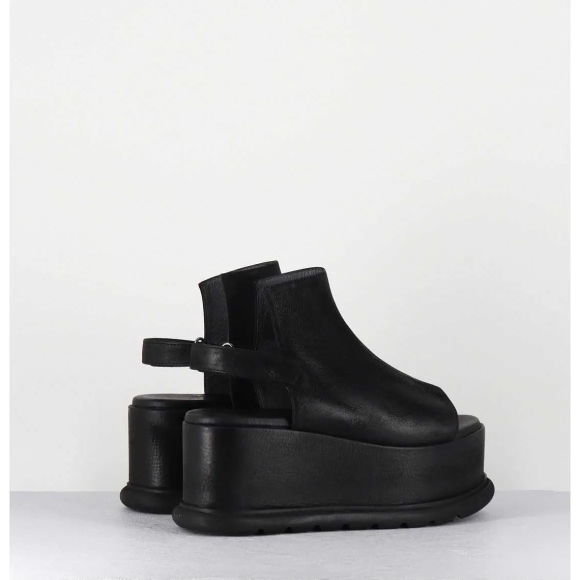 Sandales Compensees En Cuir Noir Esprit Japonais - 2420 Gas Nero