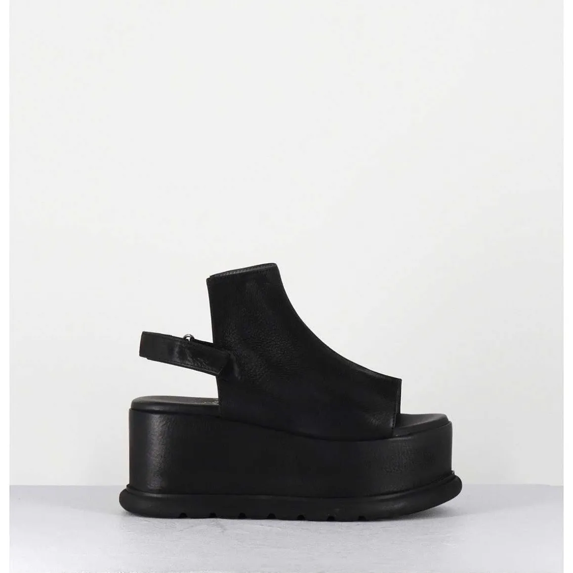 Sandales Compensees En Cuir Noir Esprit Japonais - 2420 Gas Nero