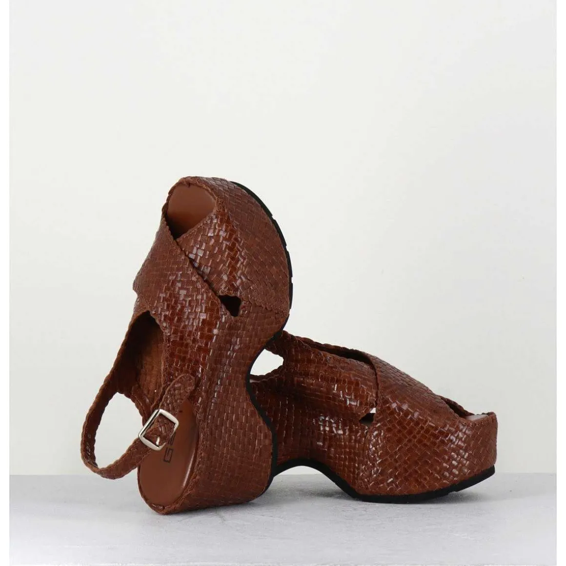 Sandales Compensees En Cuir Tresse Marron - Como23 Brown
