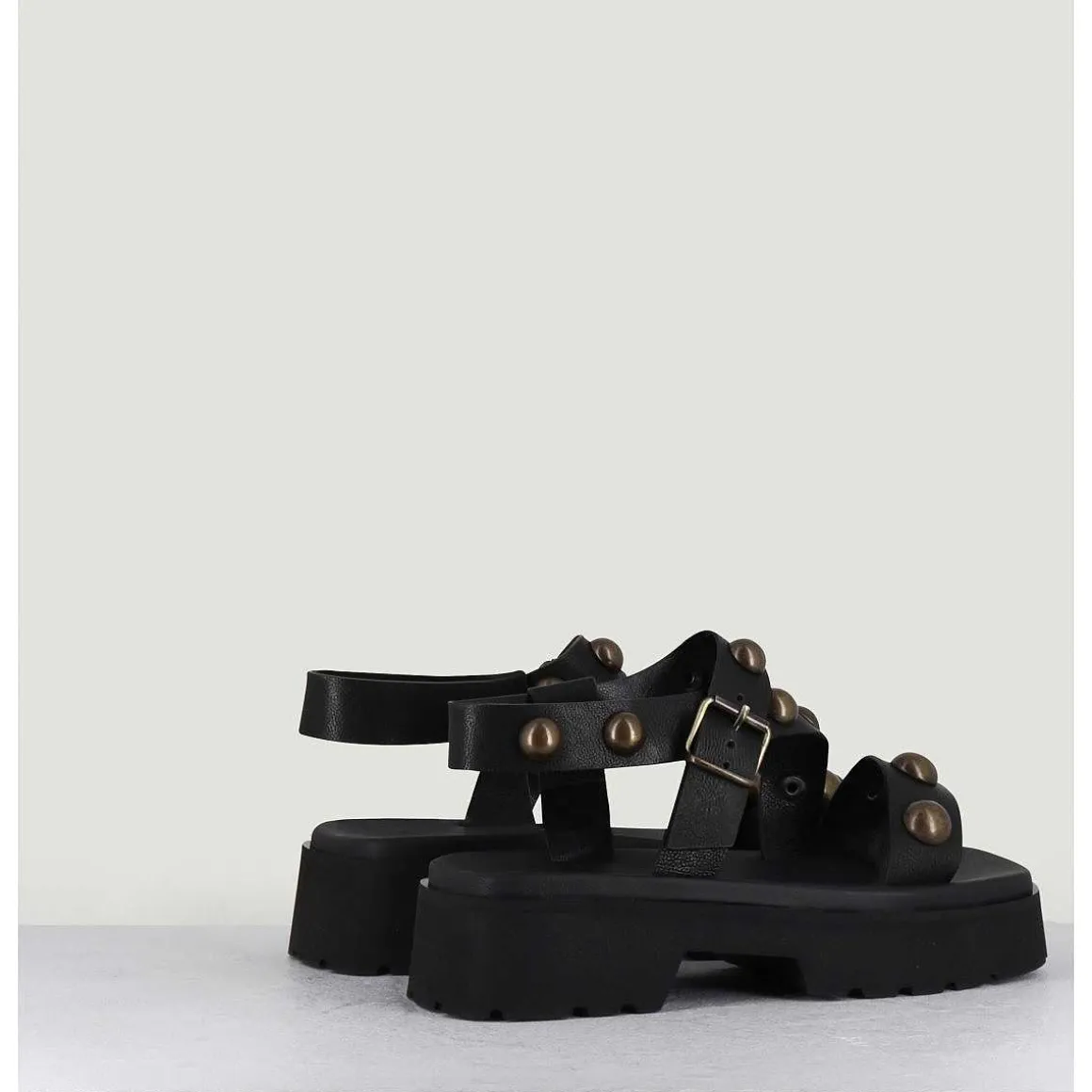 Sandales En Cuir Noir & Rivets Bronze - Vizua Nero