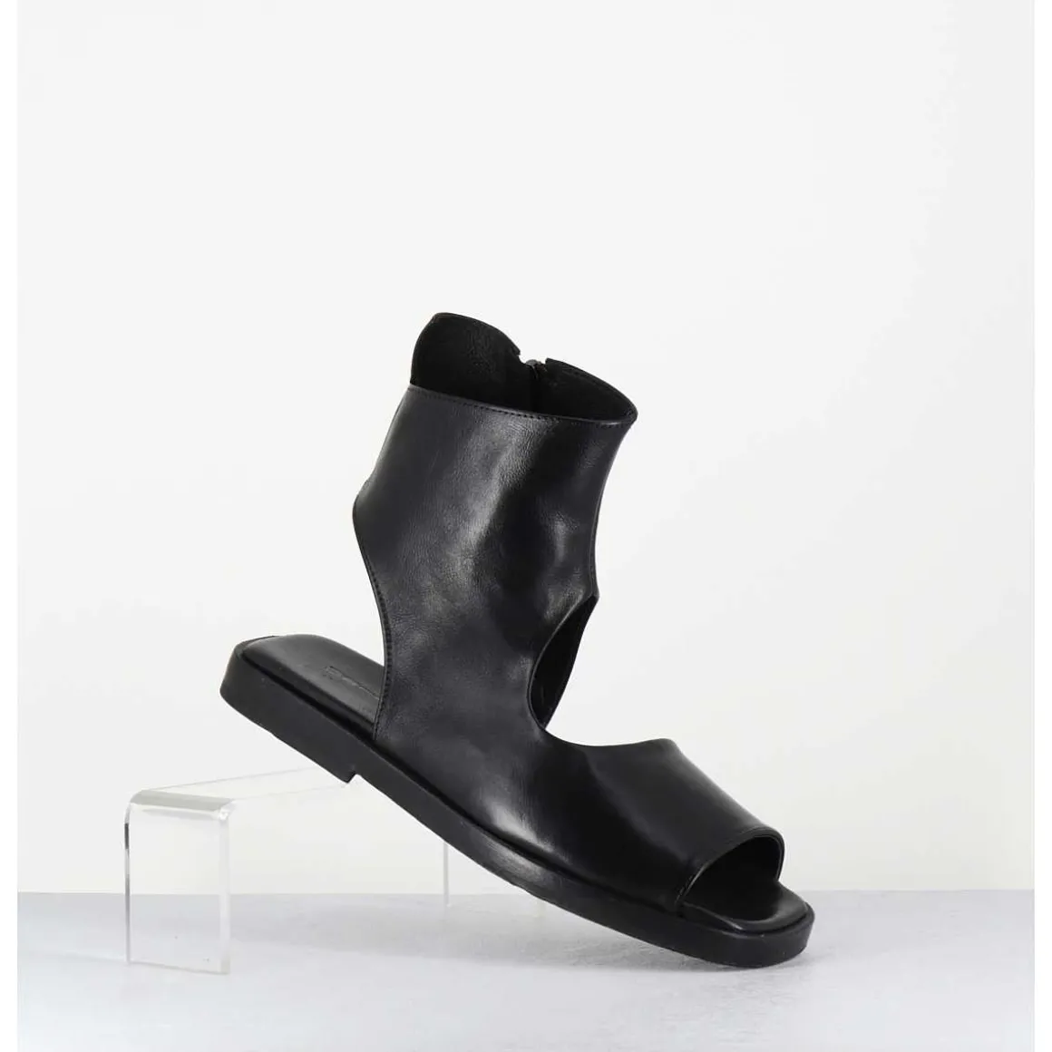 Sandales Plates 'Open-Boots' Destructure En Cuir Noir - Ara Trill Nero