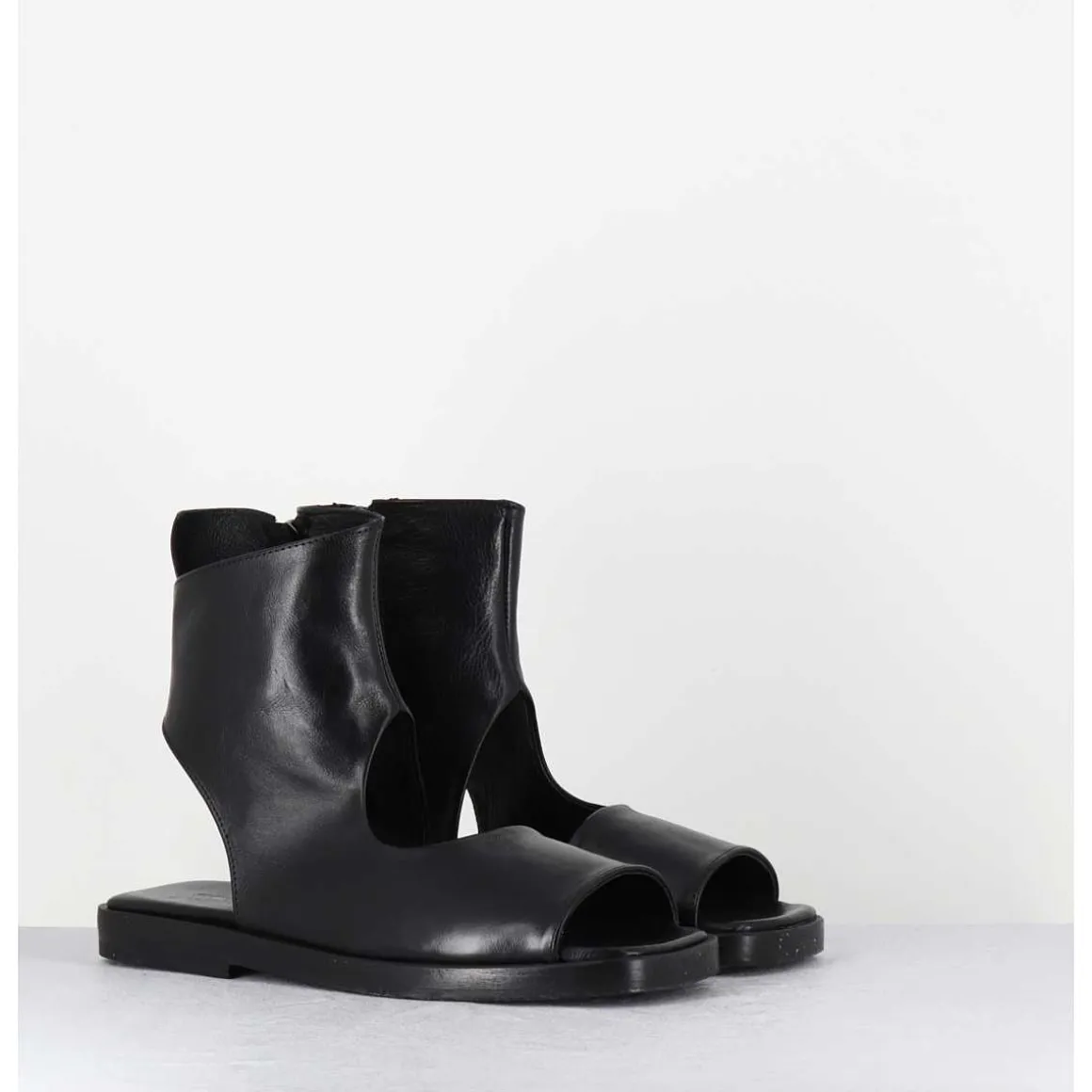 Sandales Plates 'Open-Boots' Destructure En Cuir Noir - Ara Trill Nero