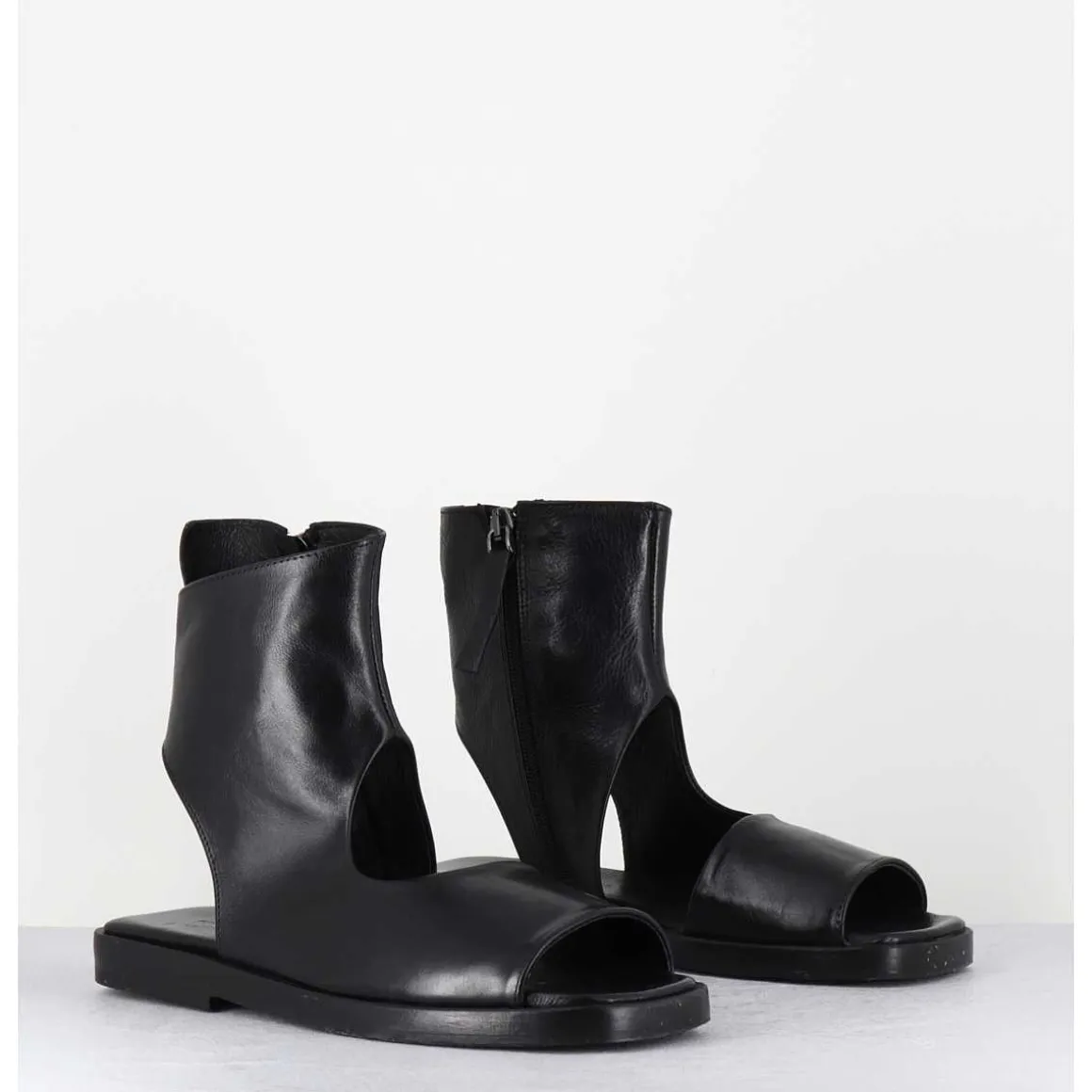 Sandales Plates 'Open-Boots' Destructure En Cuir Noir - Ara Trill Nero
