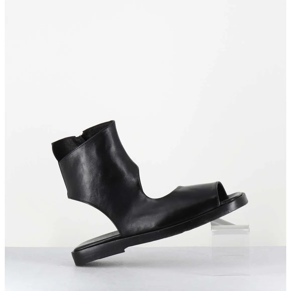 Sandales Plates 'Open-Boots' Destructure En Cuir Noir - Ara Trill Nero