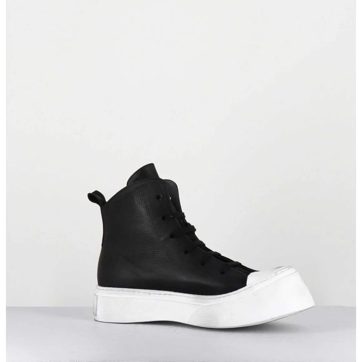 Sneakers En Cuir Huile Noir & Semelle Blanc Destructuree - 3543 Gas Nero