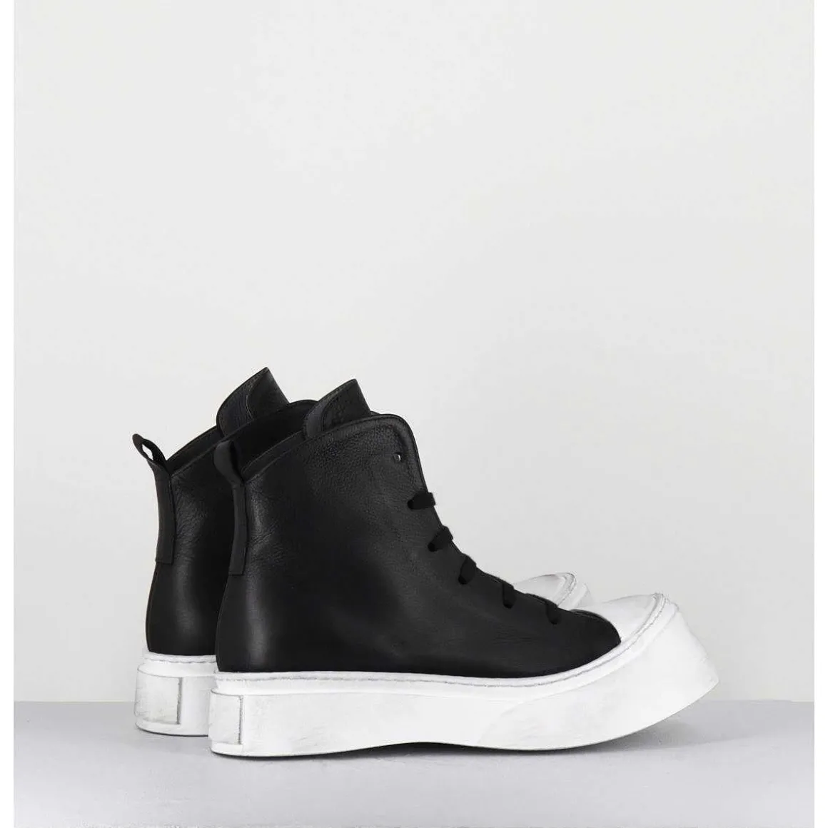 Sneakers En Cuir Huile Noir & Semelle Blanc Destructuree - 3543 Gas Nero