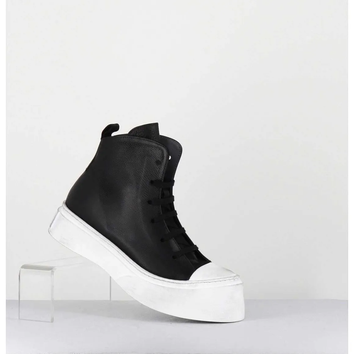 Sneakers En Cuir Huile Noir & Semelle Blanc Destructuree - 3543 Gas Nero