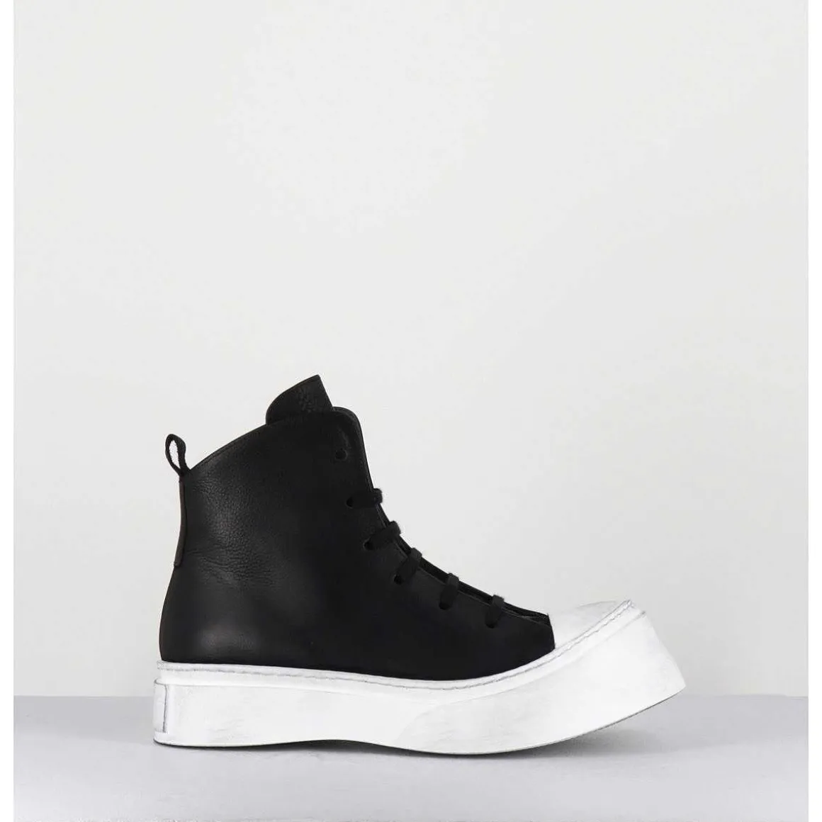 Sneakers En Cuir Huile Noir & Semelle Blanc Destructuree - 3543 Gas Nero