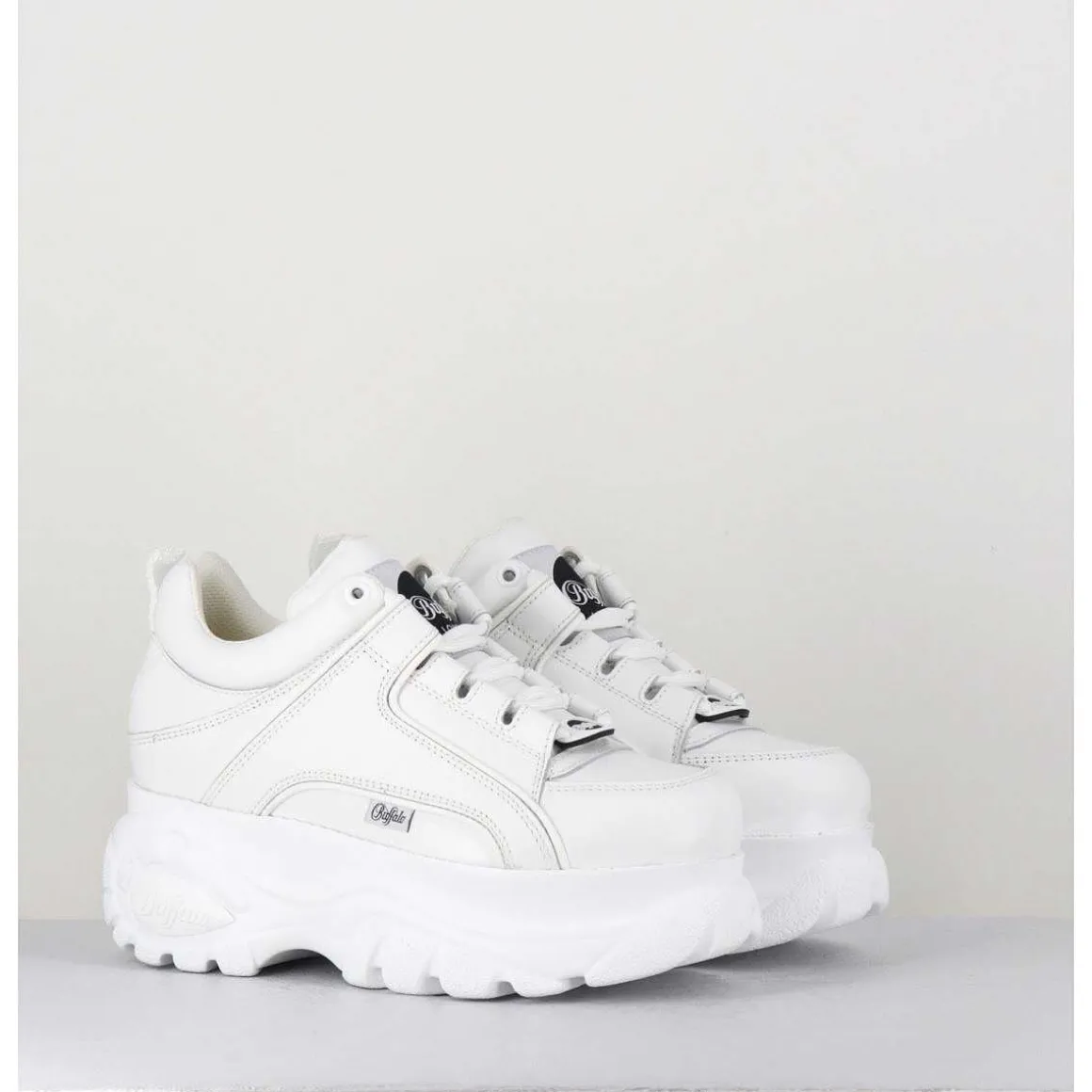 Sneakers En Cuir Lisse Blanc A Plateforme Buffalo Original - 1339 White