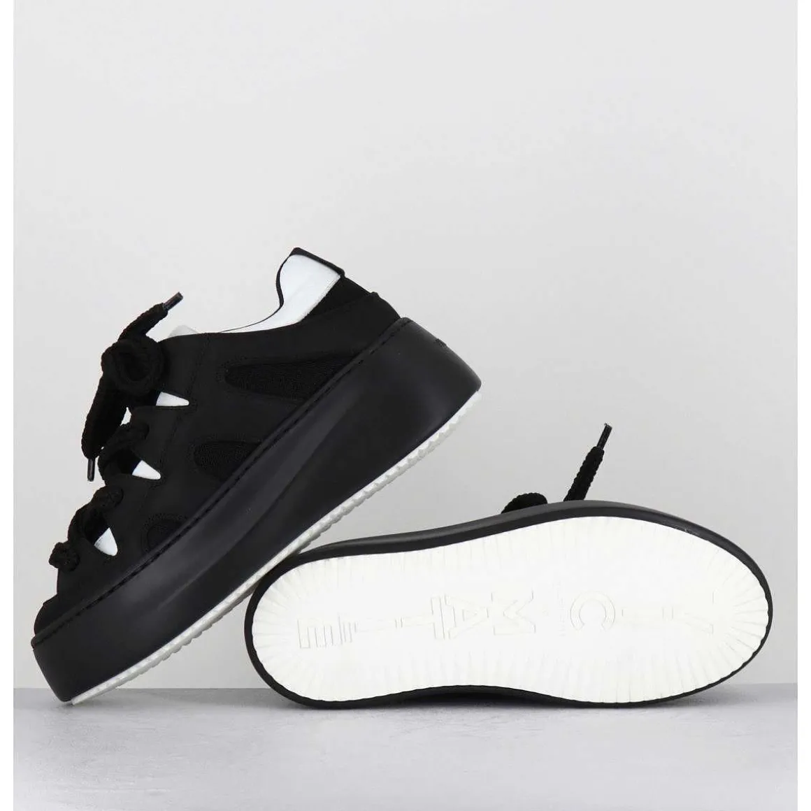 Sneakers En Cuir Noir & Blanc Y2K - 1D7366D Nabuck Black