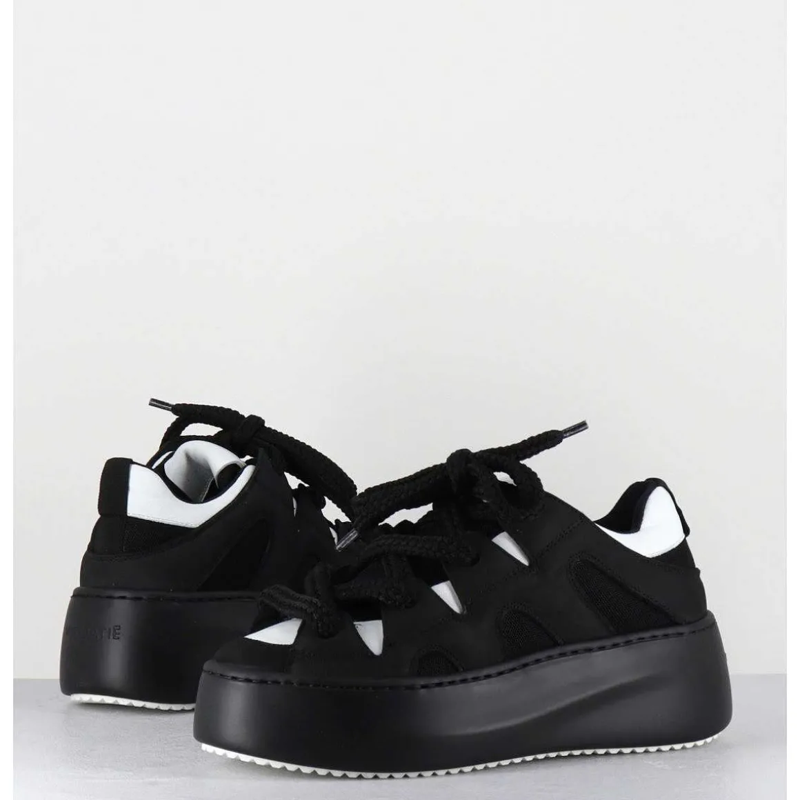 Sneakers En Cuir Noir & Blanc Y2K - 1D7366D Nabuck Black