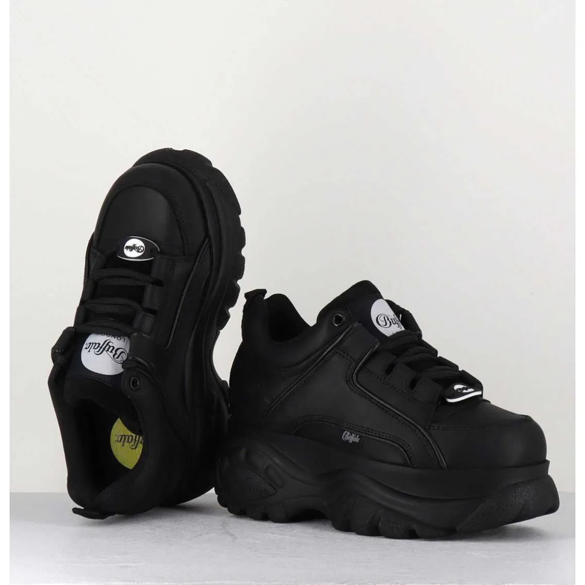 Sneakers En Cuir Noir A Plateforme Buffalo Original - 1339N Black