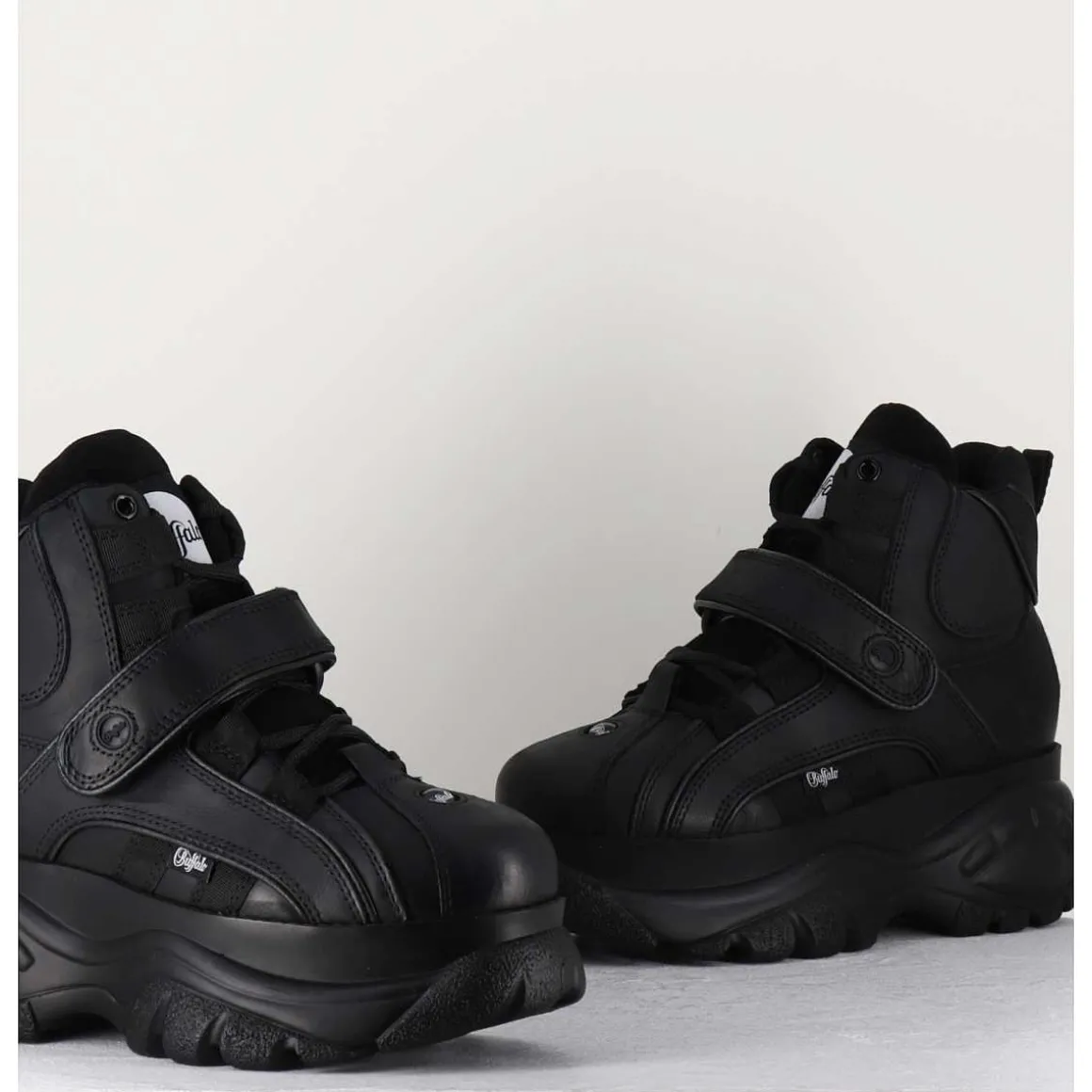 Sneakers Hautes A Plateforme Buffalo Original Cuir Noir - 1348 Noir