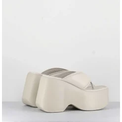 Tongs Compensees En Cuir Creme - 1C6750D Travel Osso